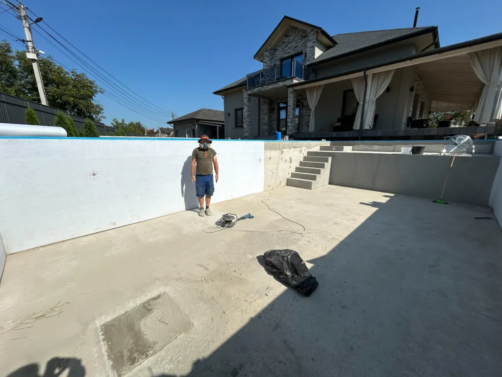 Будівництво басейнів