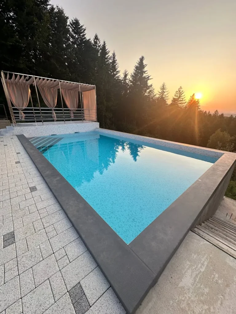 Будівництво басейнів